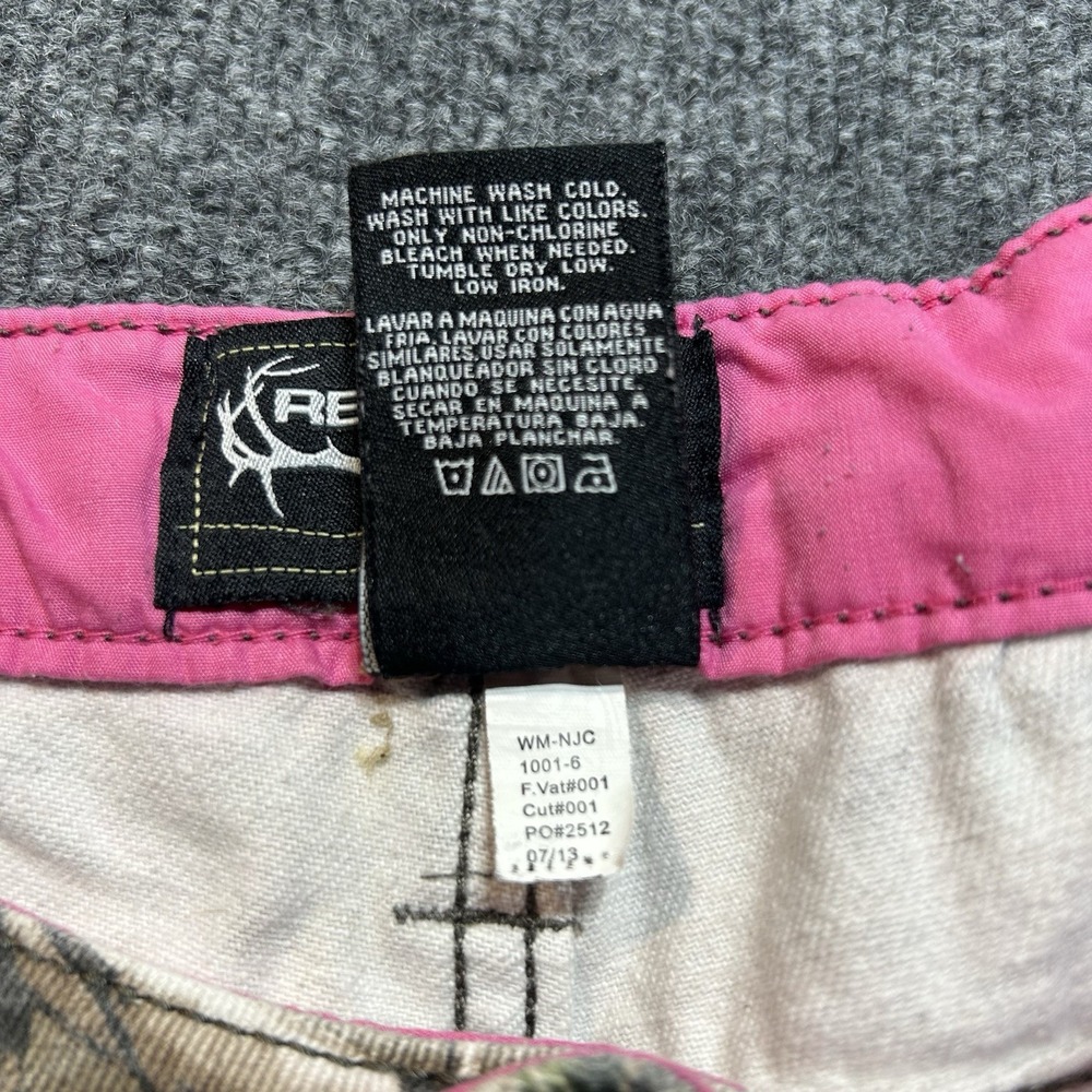 Woman's Realtree Pants Size 12 Hunting Camo Pink Girl Nature - Picture 13 of 15